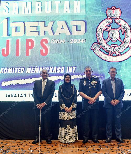 DATUK SERI AZRI AHMAD