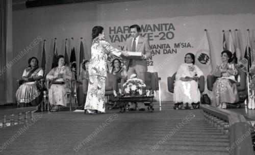 DR. MAHATHIR MOHAMAD