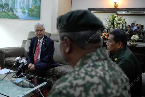 DATUK SERI ISMAIL SABRI YAAKOB