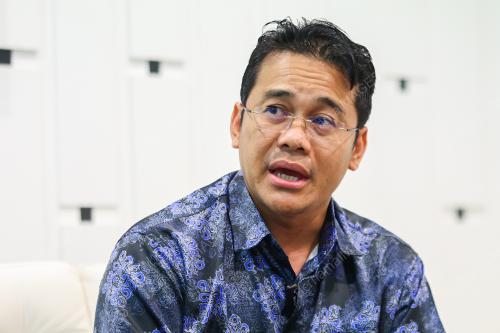 DR KHAMARRUL AZAHARI RAZAK
