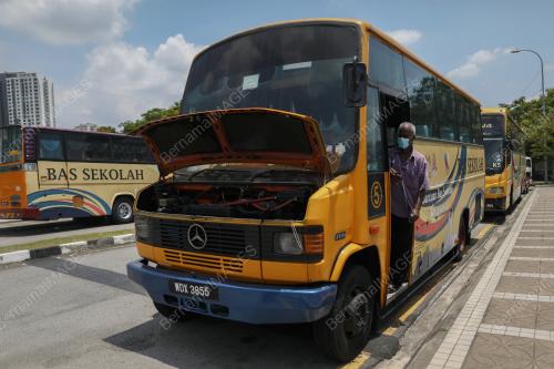 TINJAUAN PERSEDIAAN BAS SEKOLAH