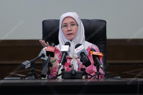 TUNKU AZIZAH AMINAH MAIMUNAH ISKANDARIAH