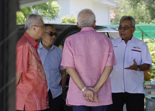 DATUK SERI ISMAIL SABRI YAAKOB