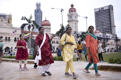 PENGECUALIAN VISA BAGI PELANCONG CHINA & INDIA
