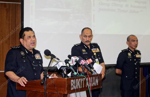 DATUK HUZIR MOHAMED