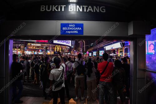 TINJAUAN AMBANG MERDEKA