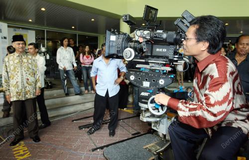 MOHD SHAFIE APDAL