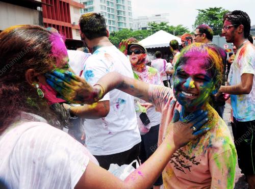 KL22_31032013_HOLI