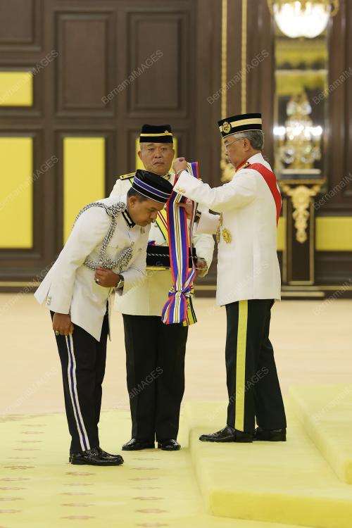 AL-SULTAN ABDULLAH RI'AYATUDDIN AL-MUSTAFA BILLAH SHAH