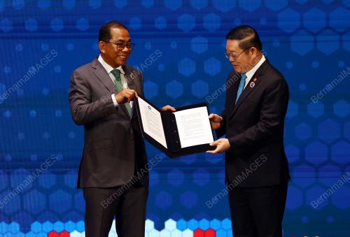 MESYUARAT MENTERI-MENTERI PERTAHANAN ASEAN KE 19
