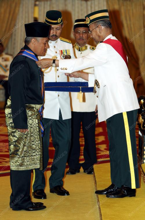 TUANKU ABDUL HALIM MU'ADZAM SHAH