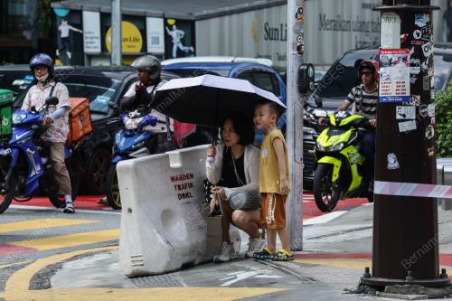TINJAUAN CUACA PANAS DI KUALA LUMPUR