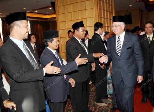 DATUK SERI MOHD NAJIB TUN ABDUL RAZAK