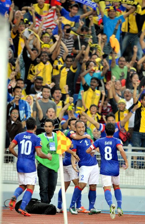 KL23_01122012_AFF_CUP