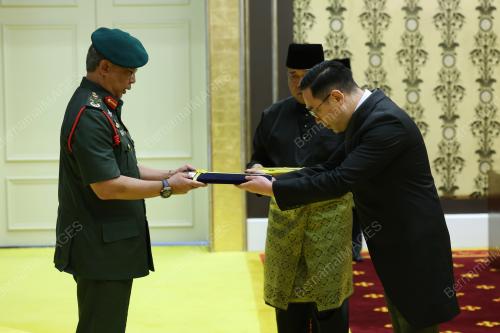 AL-SULTAN ABDULLAH RI'AYATUDDIN AL-MUSTAFA BILLAH SHAH