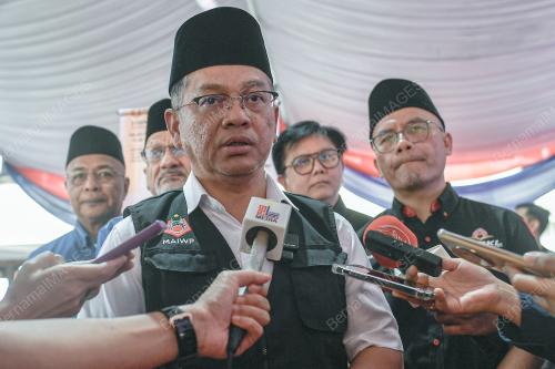 DATUK DR MOHD NA'IM MOKHTAR