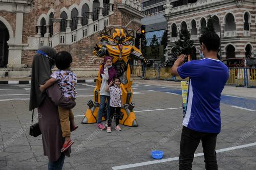 KOSTUM BUMBLEBEE