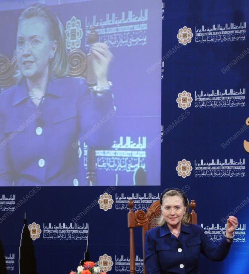 HILLARY CLINTONHILLARY CLINTON