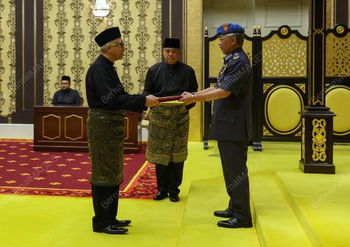 AL-SULTAN ABDULLAH RI'AYATUDDIN AL-MUSTAFA BILLAH SHAH