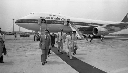 PESAWAT MAS BOEING 747