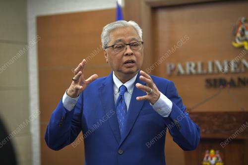 DATUK SERI ISMAIL SABRI YAAKOB