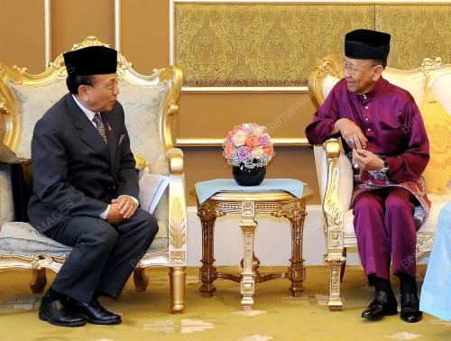 KL23_04042012_AGONG