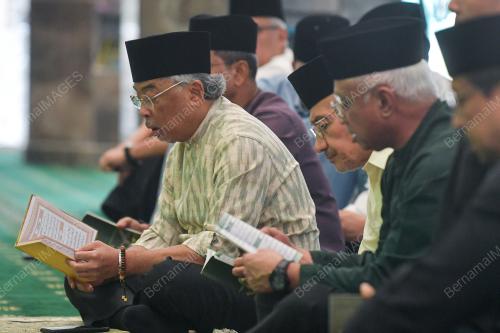 AL-SULTAN ABDULLAH RI'AYATUDDIN AL-MUSTAFA BILLAH SHAH