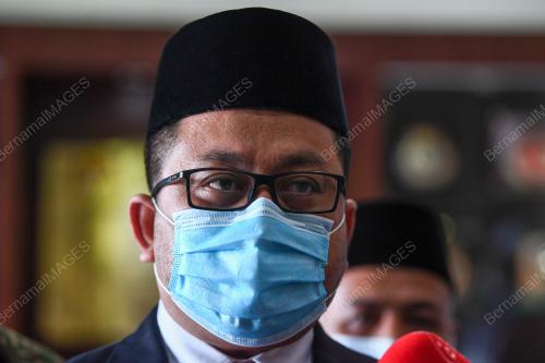 AHMAD MARZUK SHAARY
