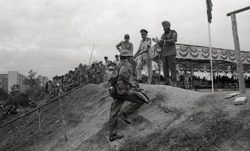 MERENTAS HALANGAN