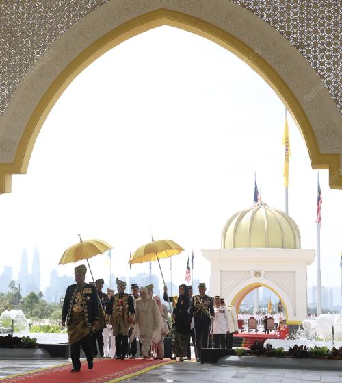 AL-SULTAN ABDULLAH RI'AYATUDDIN AL-MUSTAFA BILLAH SHAH