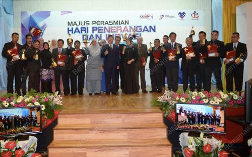 KL23_05122015_HARI_PENERANGAN