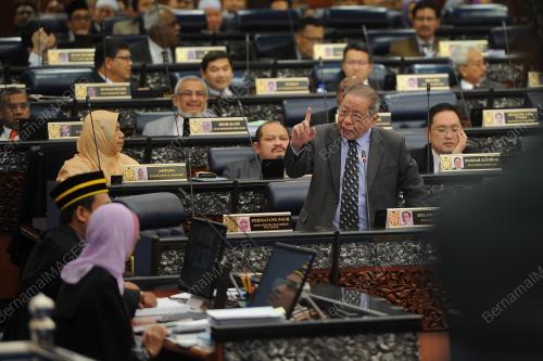 KL23_06042017_RUU_PARLIMEN