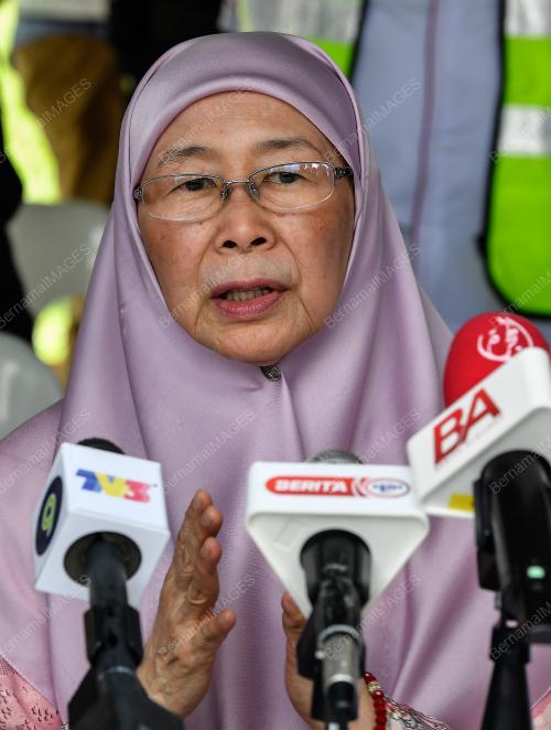 DATUK SERI DR WAN AZIZAH WAN ISMAIL