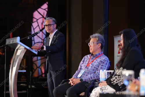 FAHMI FADZIL