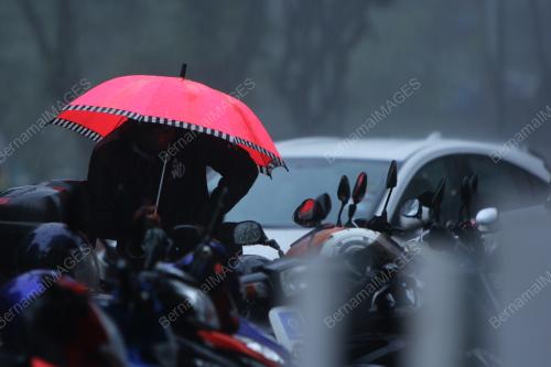 KL23_07032019_HUJAN