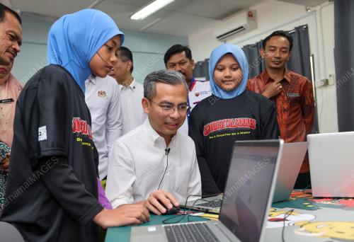 PELANCARAN KEMPEN HOUR OF CODE : MYGIRLSCAN SEMPENA SAMBUTAN GIR