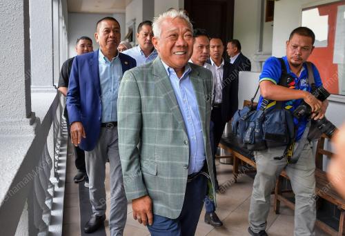 DATUK SERI BUNG MOKHTAR RADIN