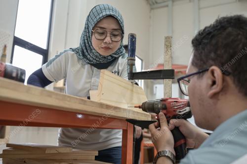 PROGRAM THE GOOD BUILDER