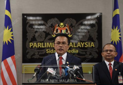PERSIDANGAN PARLIMEN PENGGAL KETIGA 