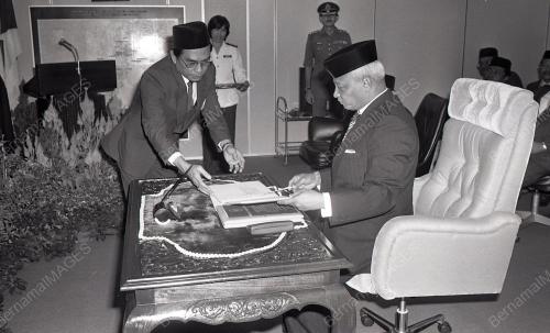 KL23_08012015_AGONG_IMIGRESEN