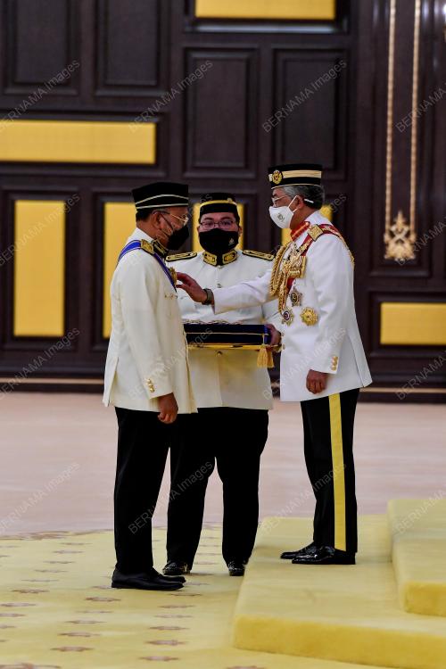 AL-SULTAN ABDULLAH RI'AYATUDDIN AL-MUSTAFA BILLAH SHAH