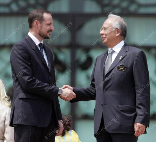 MOHD NAJIB TUN ABDUL RAZAK