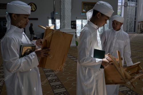 AL QURAN BULAN RAMADAN