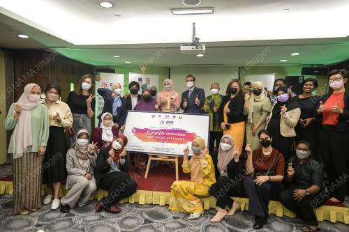 DATUK SERI RINA HARUN