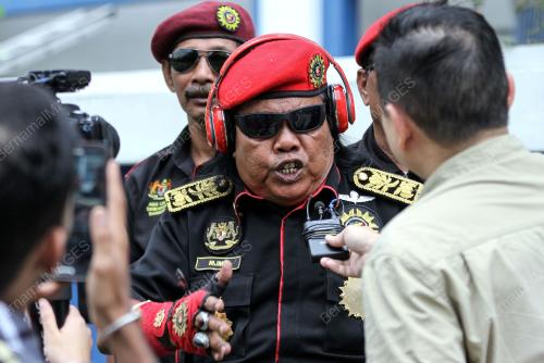 KL23_09082017_LAPORAN_POLIS