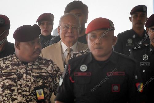 DATUK SERI NAJIB TUN RAZAK