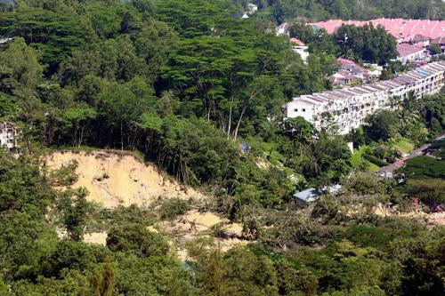 TANAH RUNTUH BUKIT ANTARABANGSA