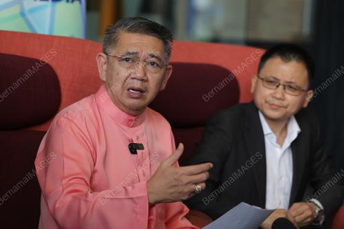 DATUK SERI SALAHUDDIN AYUB
