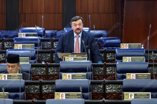 DATUK SERI AMIR HAMZAH AZIZAN