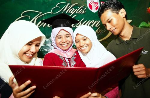 KONVOKESYEN UNIVERSITI PUTRA MALAYSIA 2009